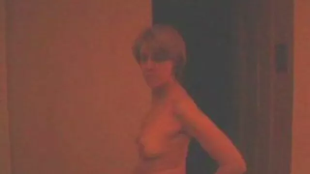 XXX geen registratie  Aziatische schoonheid masseert een man youtube sexfilmpjes met een baard en zuigt zijn lul