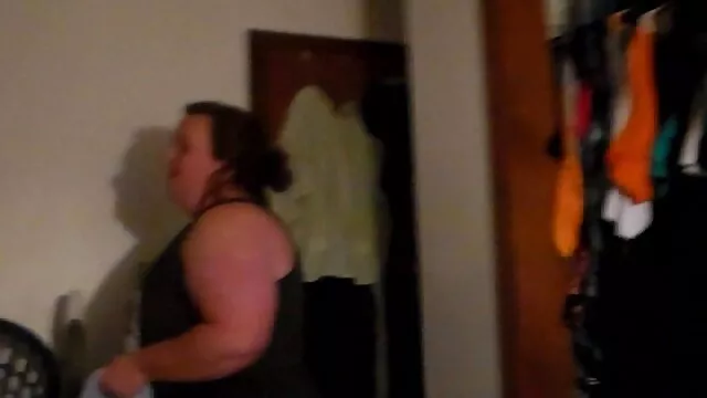 XXX geen registratie  De sexfilmpjes met dieren verlegen man met een bril die een volwassen moeder neukt