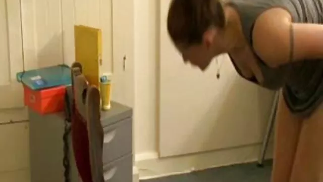 XXX geen registratie  Kom in uniform youtube sexfilmpjes om te zuigen en seks te hebben.