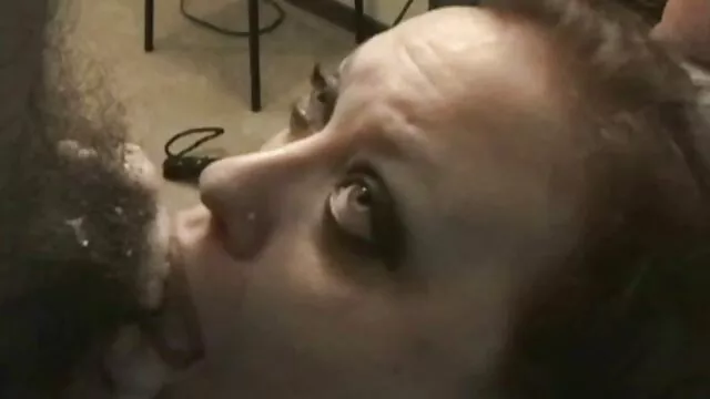 XXX geen registratie  Brunette schatje houdt van 123 sex filmpjes zuigen.