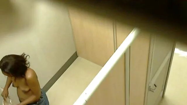 XXX geen registratie  Naaktopleiding voor Groepseks op een feestje prive sexfilmpjes