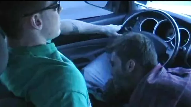 XXX geen registratie  Meesteres gratis amateur sex filmpjes maakt slaaf en laat hem hoge laarzen likken.