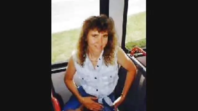 XXX geen registratie  Vriendje die de vrouwvriendelijke sexfilmpjes figuur bewondert van een kortzichtige loper in korte broek tijdens de wedstrijd