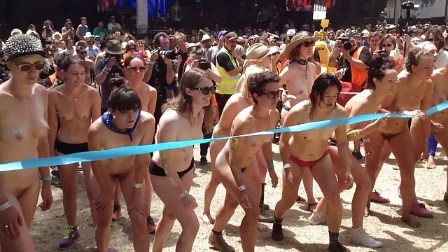 XXX geen registratie  Keer je tegen vriendin youtube sexfilmpjes prinses en heb een triootje.
