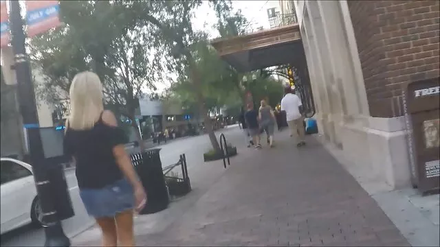 XXX geen registratie  Russische studenten worden geil van feestseks op het sexfilmpjes online Feest Dronken in de badkamer.