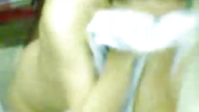 XXX geen registratie  Ariel neukt thuis op romantische sex filmpjes de vloer