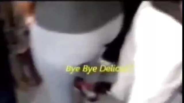 XXX geen registratie  We zoeken onder een rok naar de meisjes van de club. animal sex filmpjes