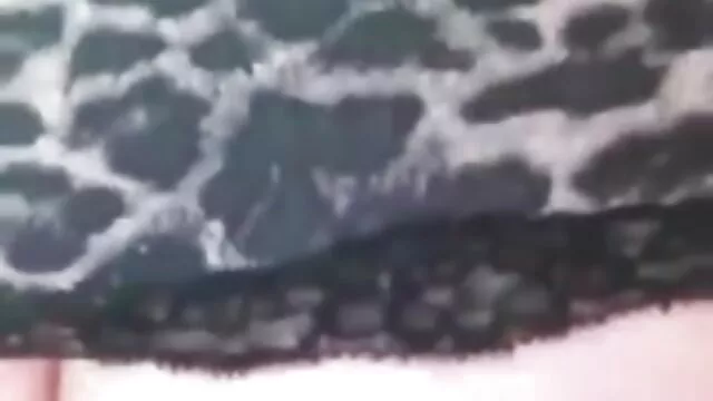 XXX geen registratie  Rondborstige blonde lul met gratis sex filmpjes gratis een riem om zijn nek
