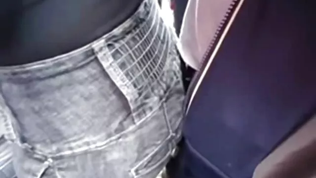 XXX geen registratie  Homo Twink nederlandstalige sexfilmpjes homo gonzo Japans passief in de badkamer