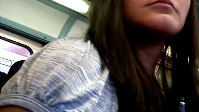 XXX geen registratie  Bruin haar hard lesbische sex filmpjes hoofd in een mini rok met een passie neuken met een man