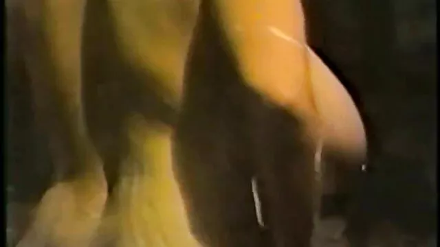 XXX geen registratie  De brunette wist niet dat seks wreed trio sexfilmpjes kan zijn.