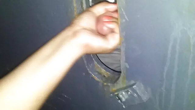 XXX geen registratie  Charlie speelt met haar poesje de geile marokkaanse sexfilmpjes