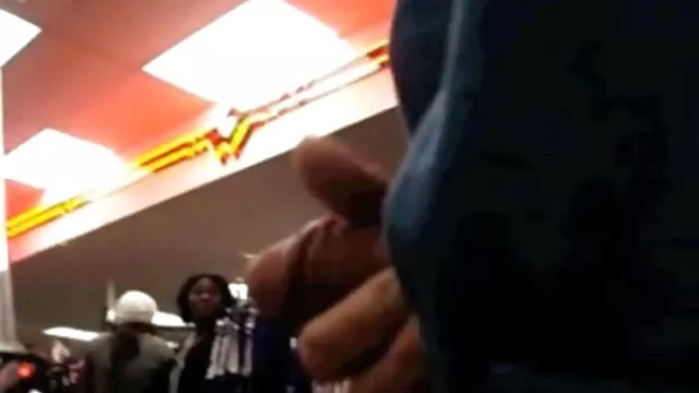 XXX geen registratie  Homo spier duwen mond en kont gratis sexfilmpjes amateur kale man