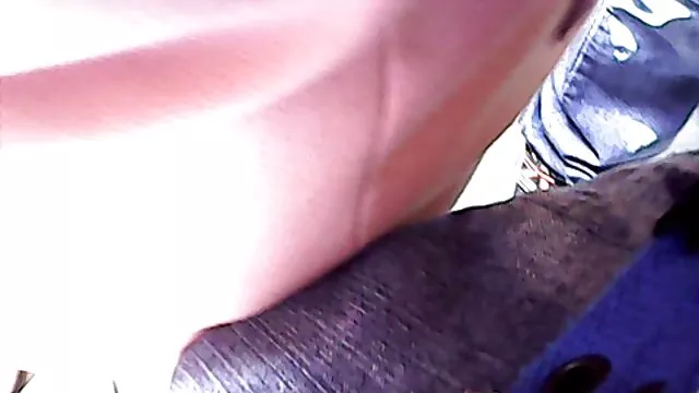 XXX geen registratie  Verleid een schooljongen om hem thuis te zien komen en te grijpen gratis lesbische sexfilmpjes met goed