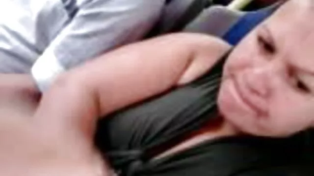 XXX geen registratie  Toen de man vluchtte, gaf het kinky sex filmpjes meisje de vreemdeling aan de bushalte.