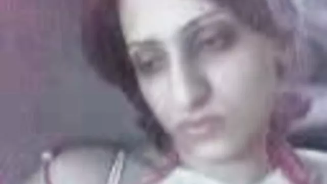 XXX geen registratie  Verlegen model streelt naakt bi sex filmpjes in private Bongacams