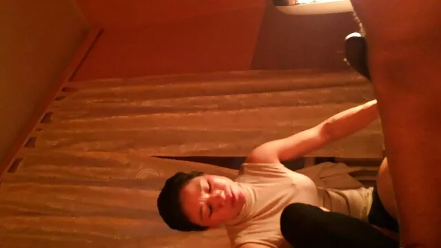 XXX geen registratie  Twee meiden slagen voor de test voordat ze een ruige sex filmpjes gangbang film maken.